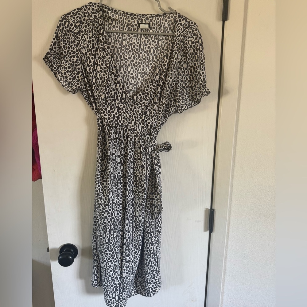 J. Crew 100% Silk gray and White Flutter Sleeve Midi Dress